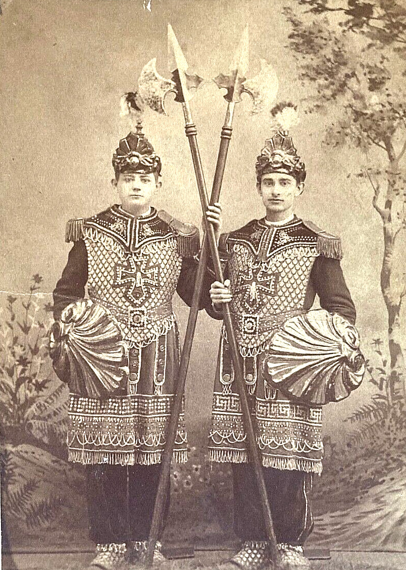 RARE  GRAND OPERA HOUSE OSHKOSH WISCONSIN ACTORS ID'd 1888 CABINET PHOTO