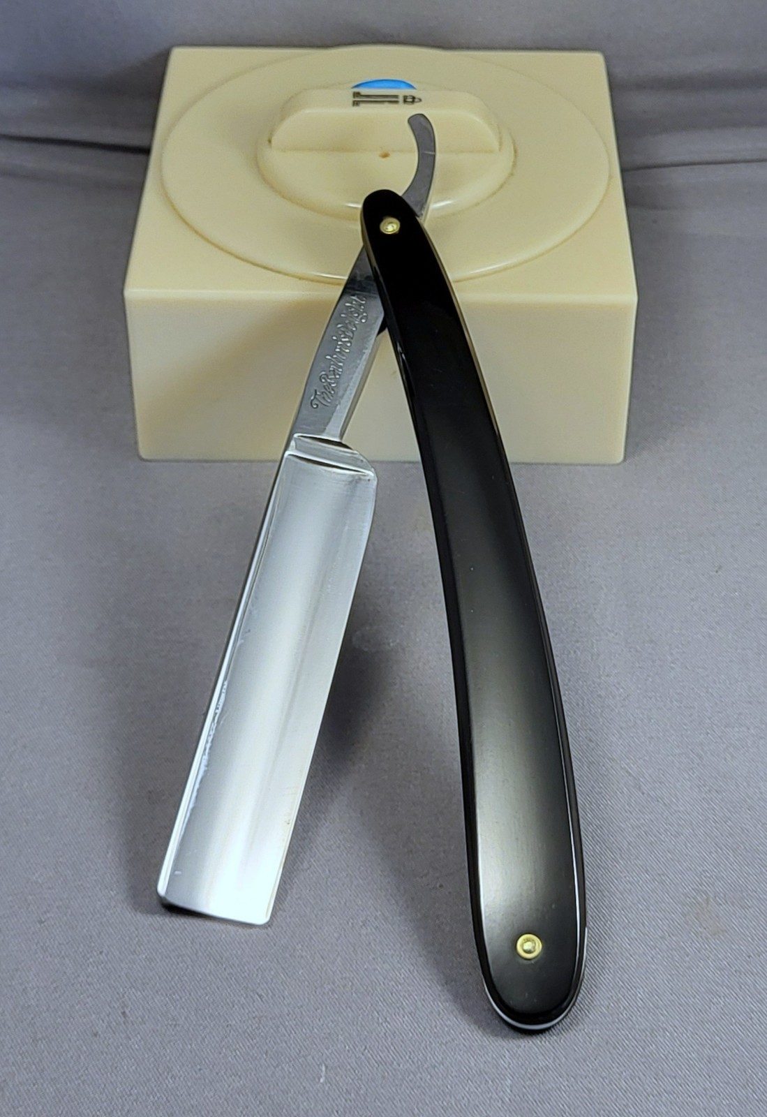 Vintage Restored  THE BARBER'S DELIGHT - Straight Razor - Shave Ready