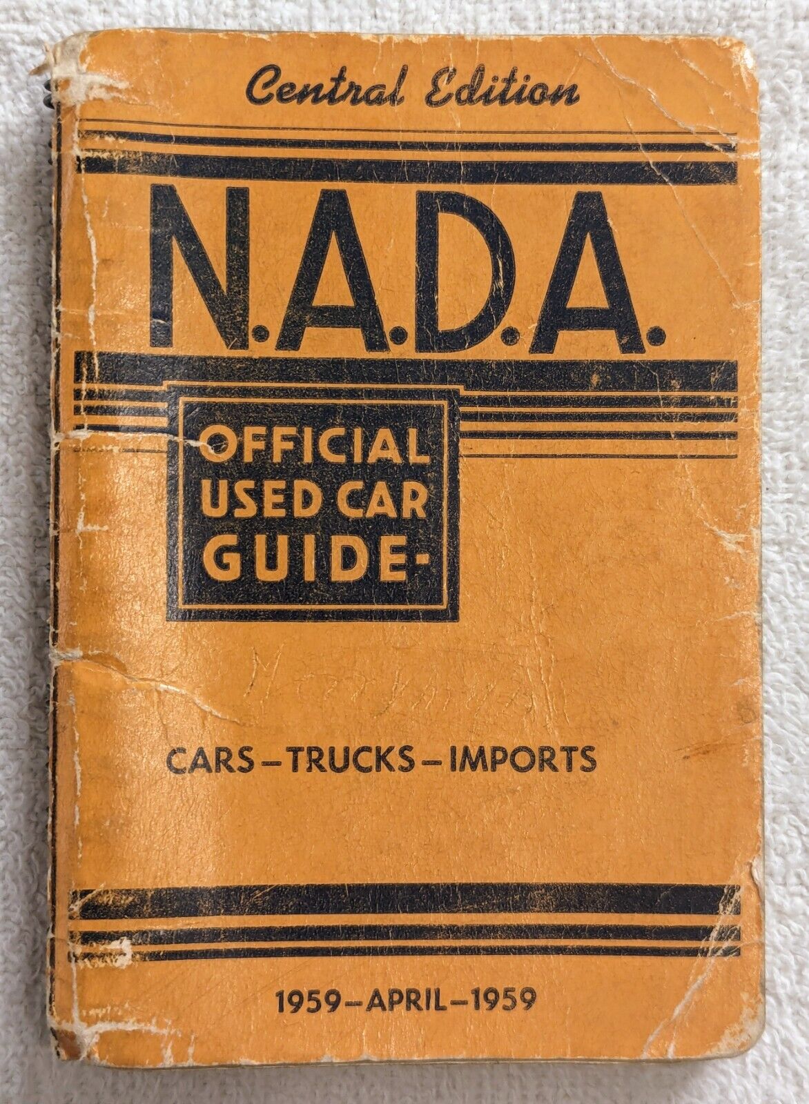 1959 N.A.D.A. OFFICIAL USED CAR GUIDE  - Central Edition - Cars Trucks Imports