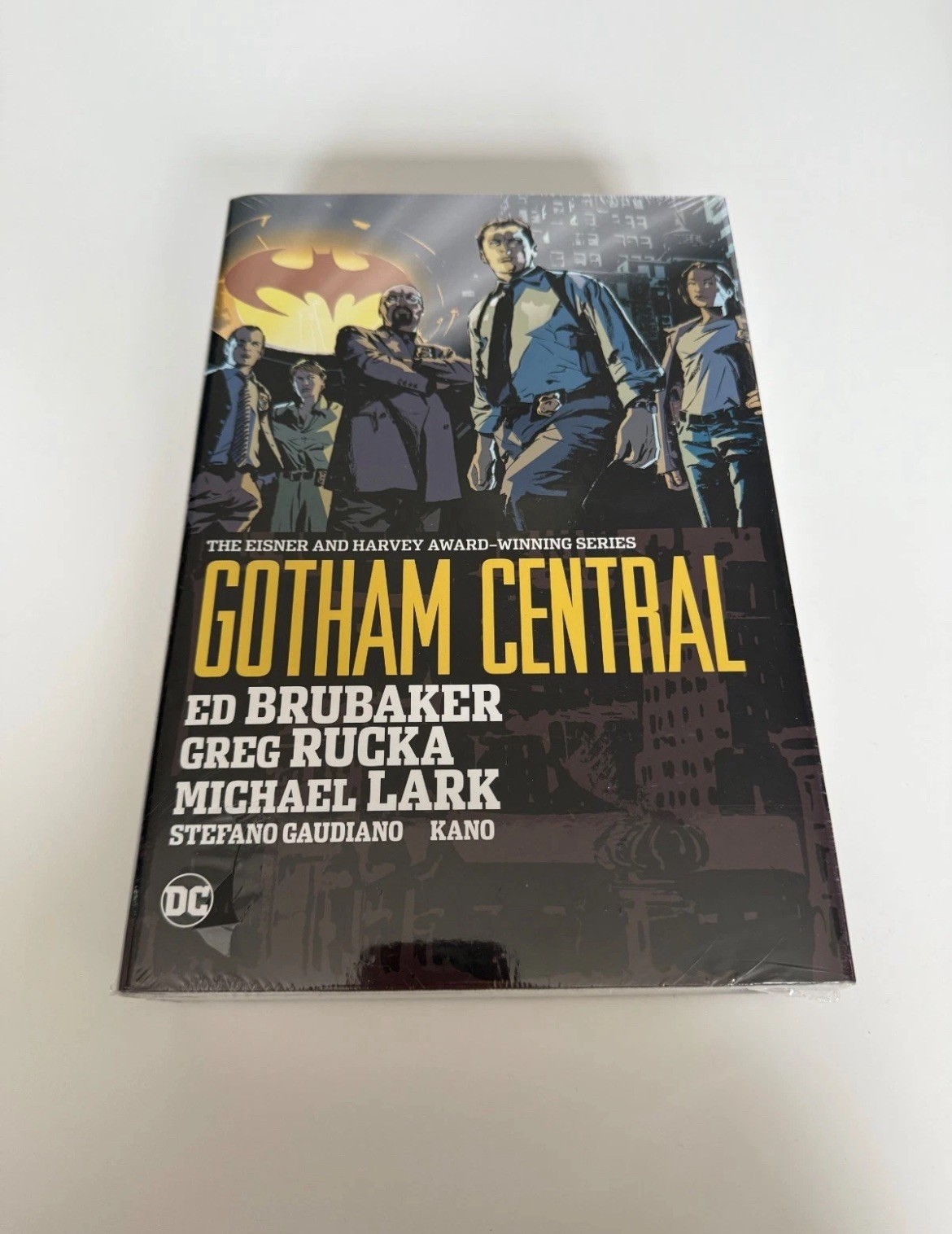 Lark, Michael - Gotham Central Omnibus (2022 edition) - Brand New