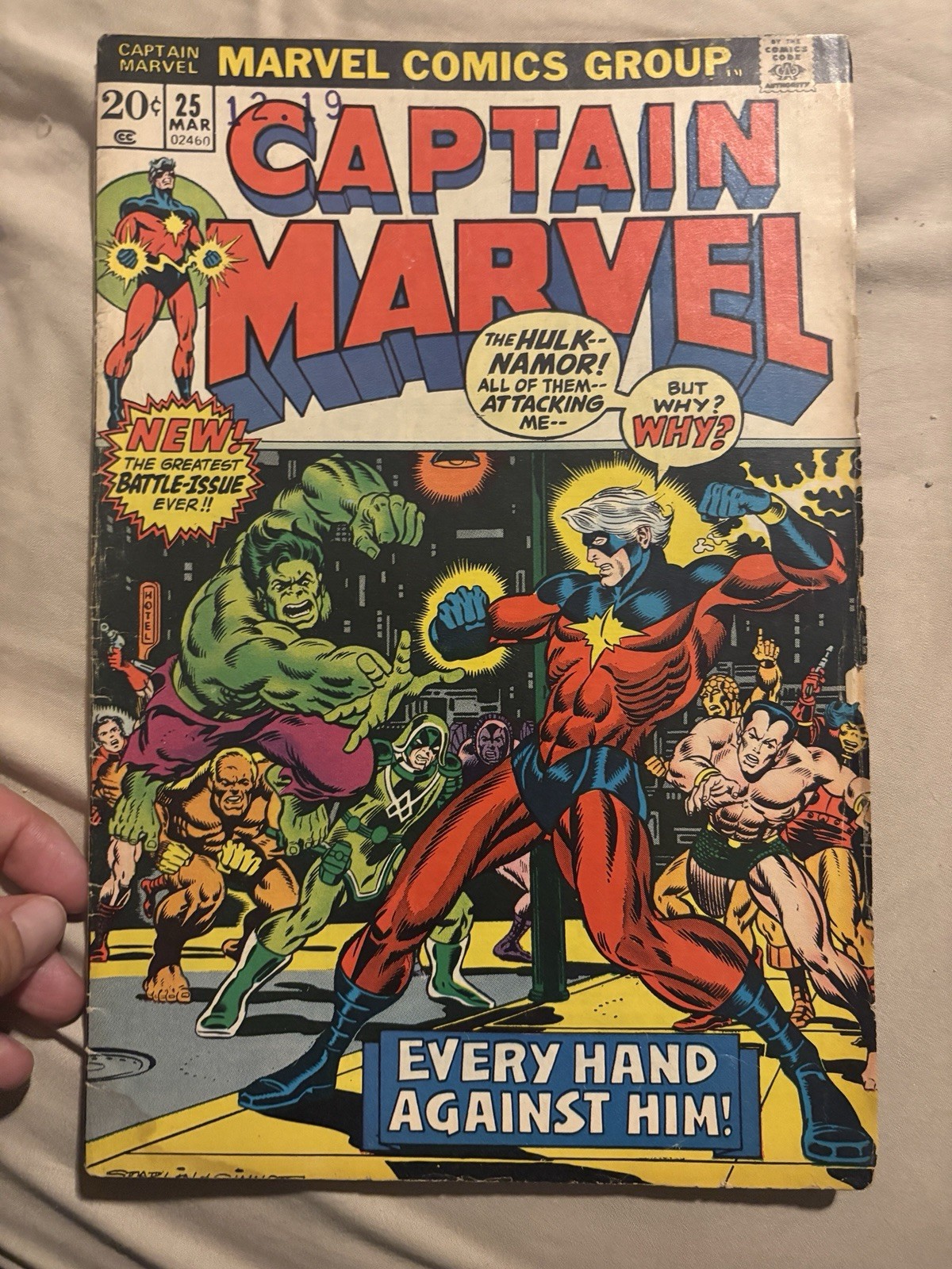 CAPTAIN MARVEL #25 STARLIN CLASSIC FIRST THANOS SAGA VF- HULK