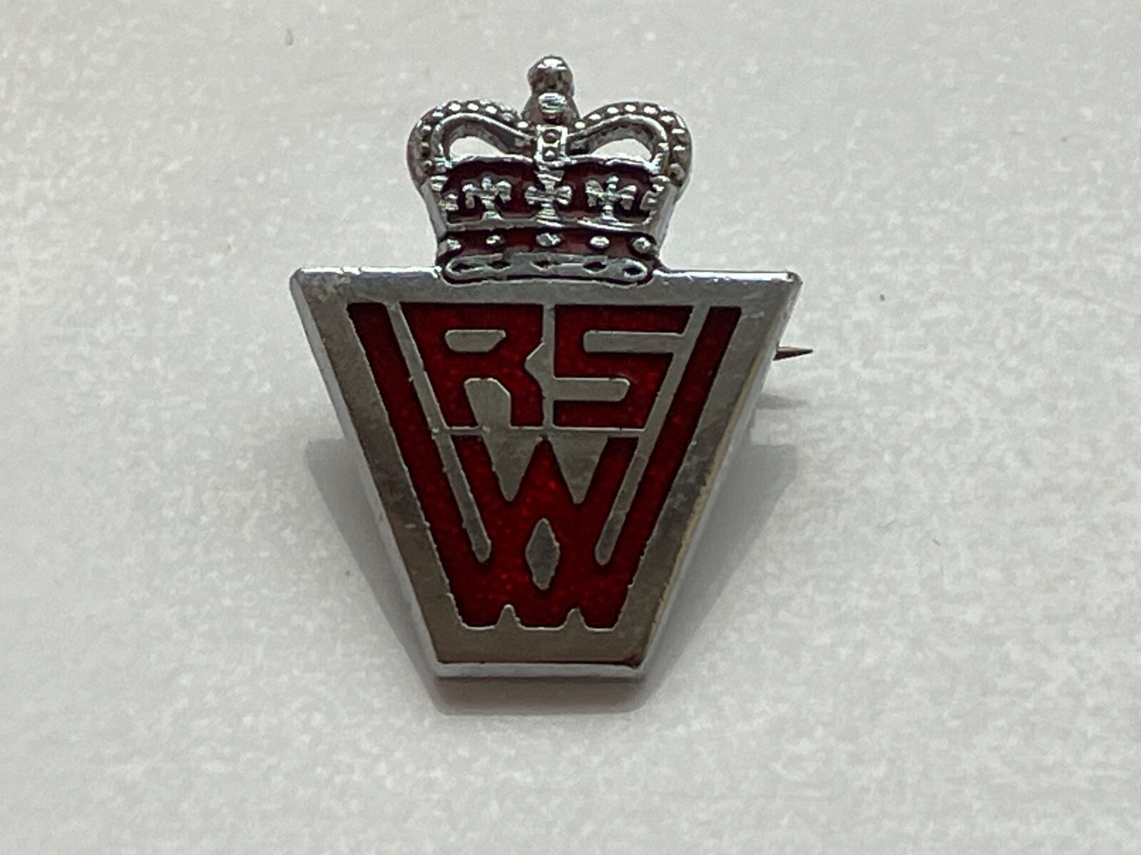 Vintage WRS, Women\'s Royal Voluntary Service British military enamel Pin Badge