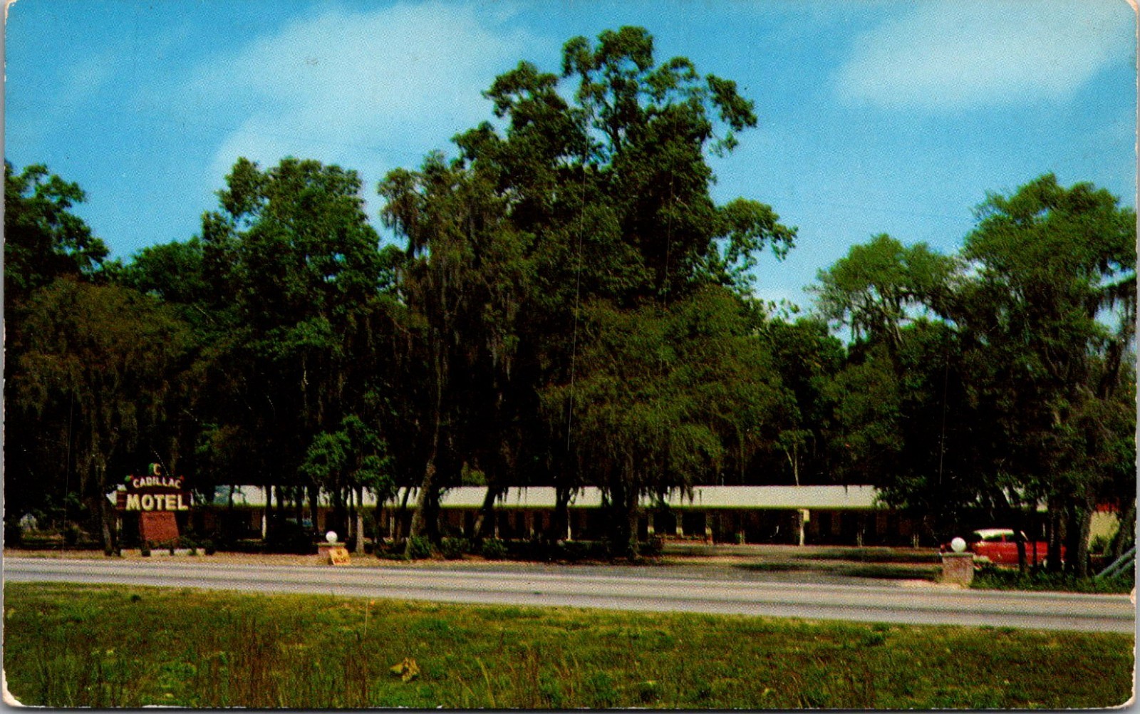 Cadillac Motel US Highways 19 - 98 Mr & Mrs LT Bishop Vintage Postcard TP15-9 Cadillac Motel US Highways 19 - 98 Mr & Mrs LT Bishop Vintage Postcard TP15-9