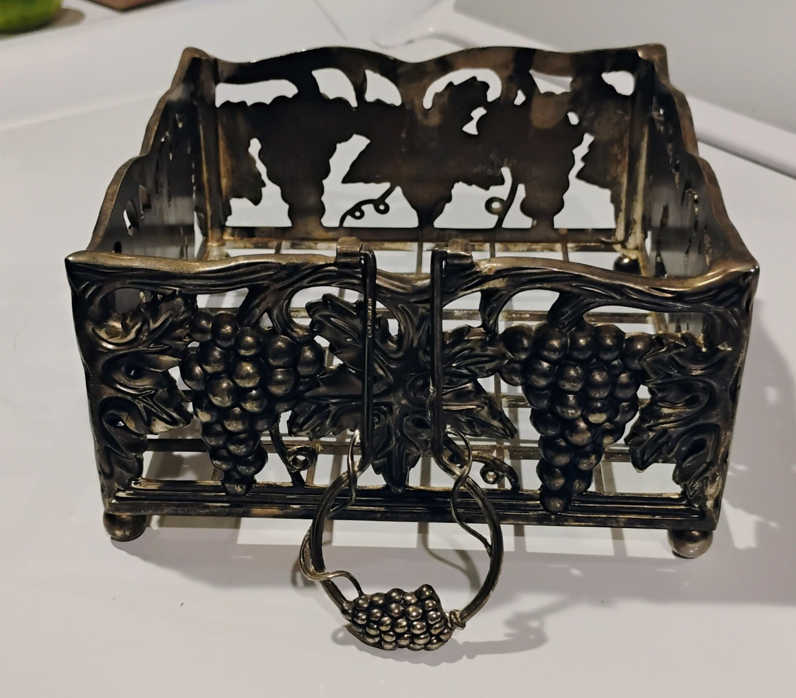 Rare find Vintage Godinger Silver Art Co. Grapevine Napkin / Letter Holder