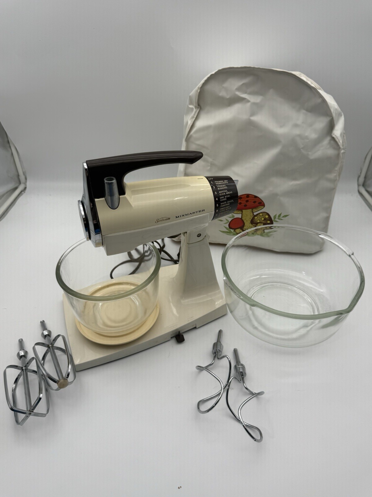 Vintage Sunbeam Mixmaster 12 Speed Stand Mixer 2 Glass Bowls Beaters Works