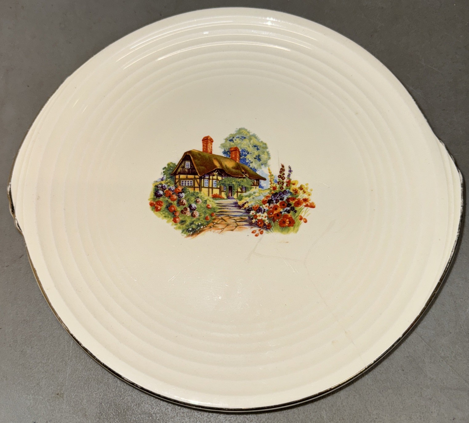 The Edwin M. Knowles China Co. Yorktown Shape Plate Cottage 10 Inch 22KT Gold RA