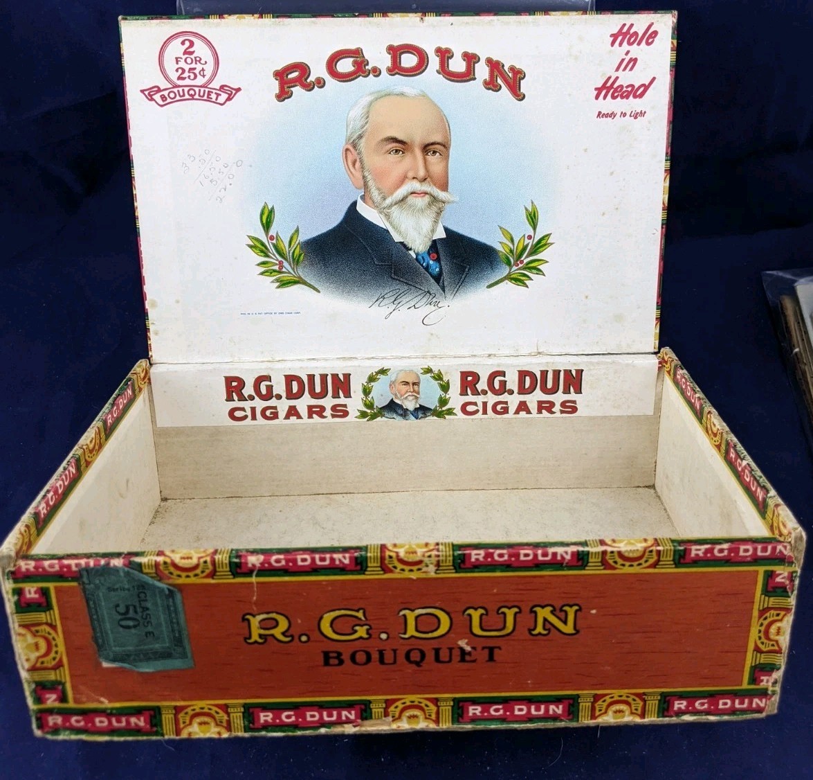 Vintage R.G. Dun Hole in Hand 50 Cigar Box w/ Tax Stamps Art Deco Graphics