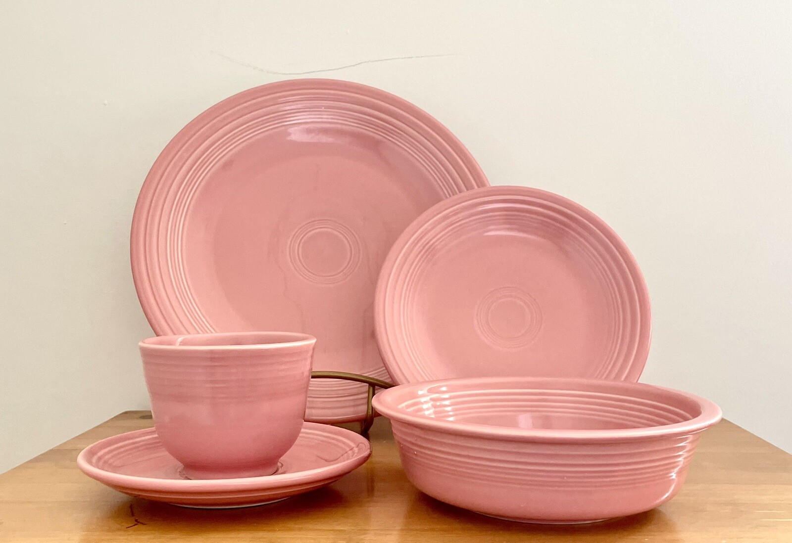 Homer Laughlin Classic Fiesta Rose Five (5) Piece Place Setting Retired