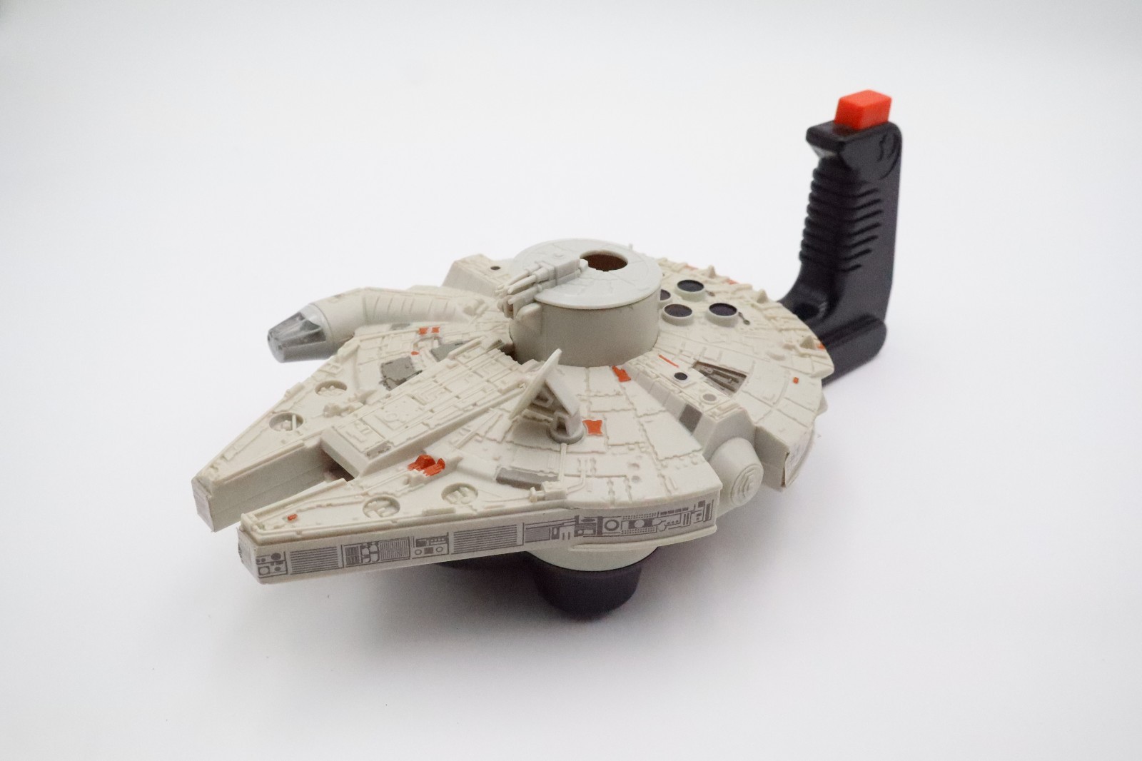 1996 Milton Bradley Star Wars Millennium Falcon Blaster Foam Disc Shooter