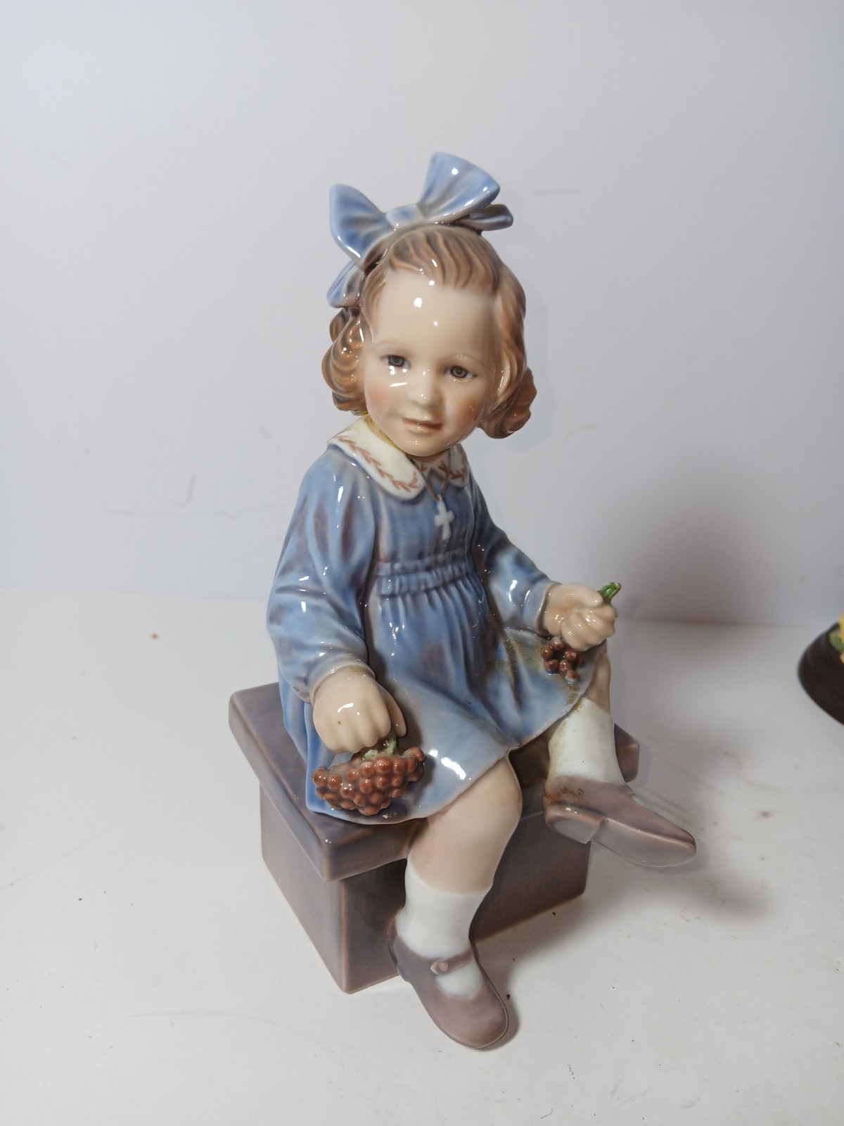 RARE Dahl Jensen Figurine Girl with Berries (Else) No 1207 Copenhagen, Denmark