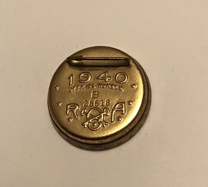 1940 Little Orphan Annie Radio Pin Button Decoder