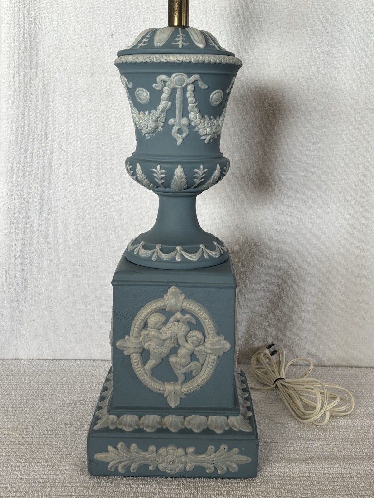 WEDGWOOD ANTIQUE JASPERWARE LAMP~PALE BLUE  W/WHITE RELIEFS Cherub Motif