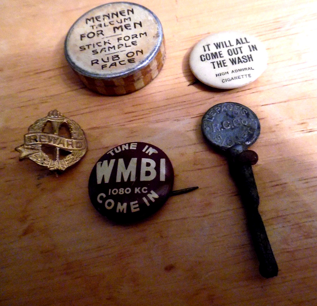 LOT/5 1896-1930'S HIGH ADMIRAL CIGARETTES & WMBI RADIO PINBACKS & MORE