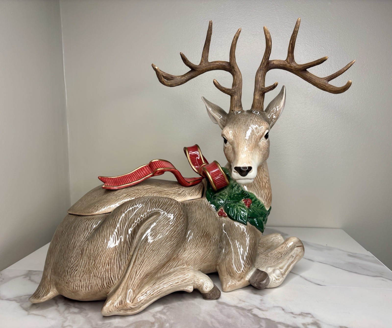 New w/o box Vintage Fitz & Floyd Holiday Leaves Resting Reindeer Cookie Jar-1994