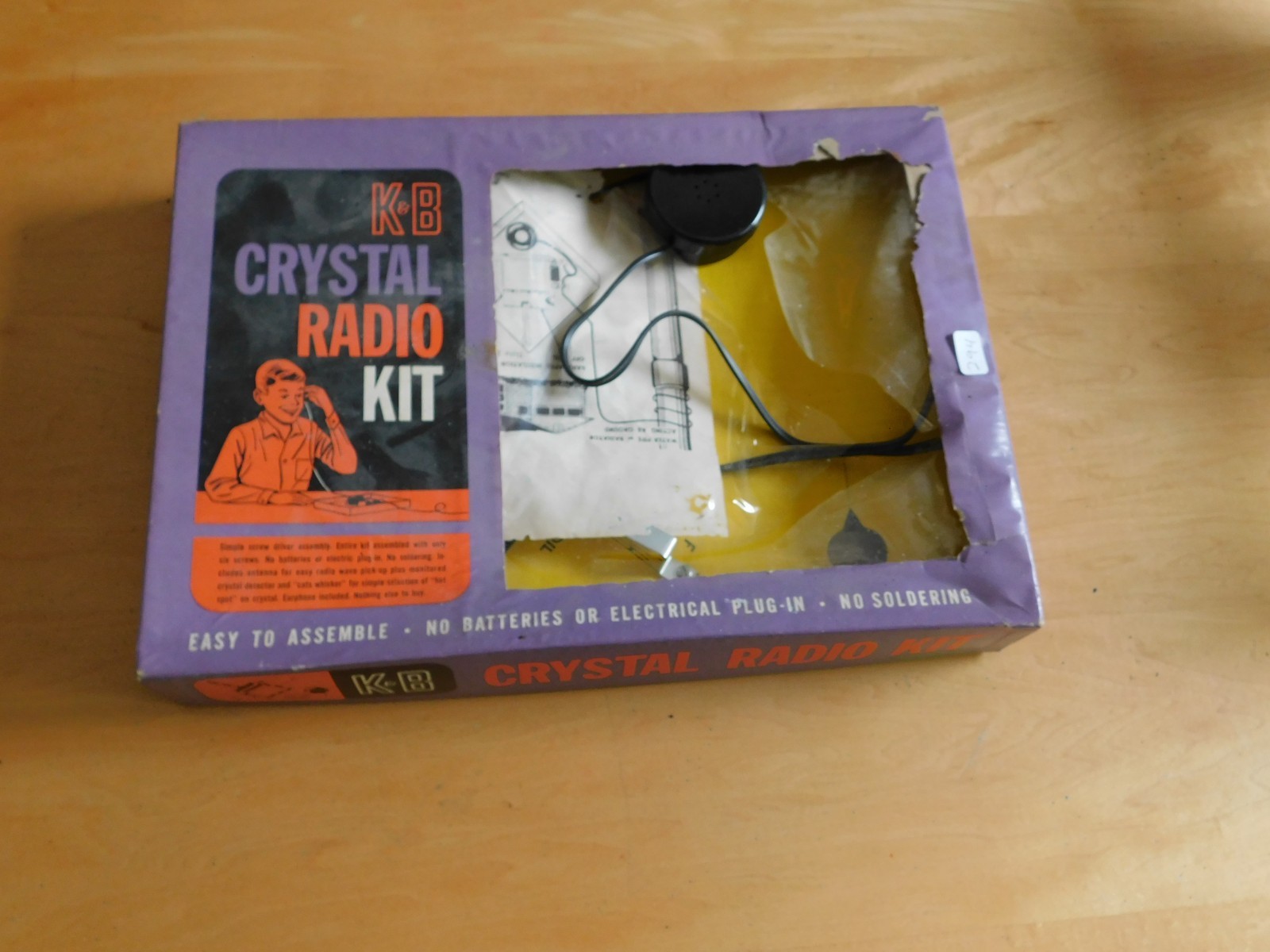 Vintage K&B (Aurora) Crystal Radio - 1950s - complete Vintage K&B (Aurora) Crystal Radio - 1950s - complete