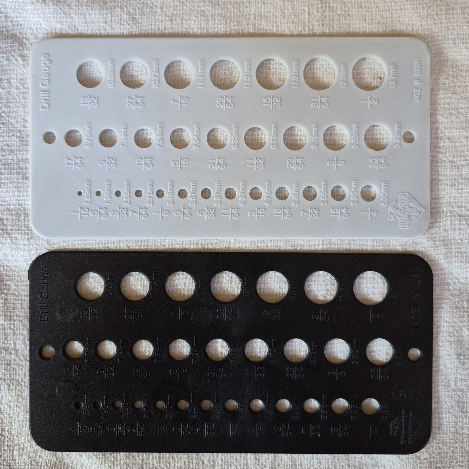2 Vtg. Handyman Club Of America Drill Gauges Black & White Plastic 1/16\ 2 Vtg. Handyman Club Of America Drill Gauges Black & White Plastic 1/16\
