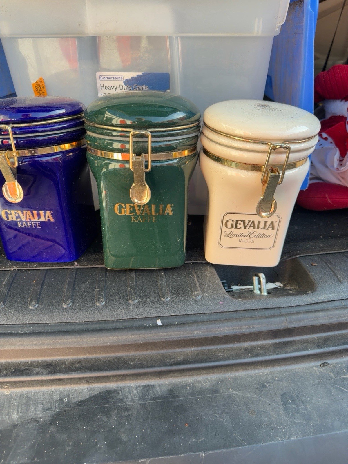 Gevalia Kaffe Coffee Storage Ceramic Canister Airtight Seal White Gold 7\