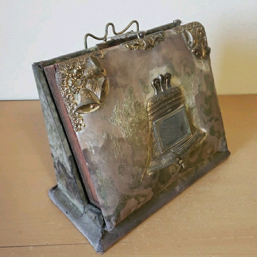 RARE Antique 1800s Velvet & Brass Victorian 1895 Photo Album Book
