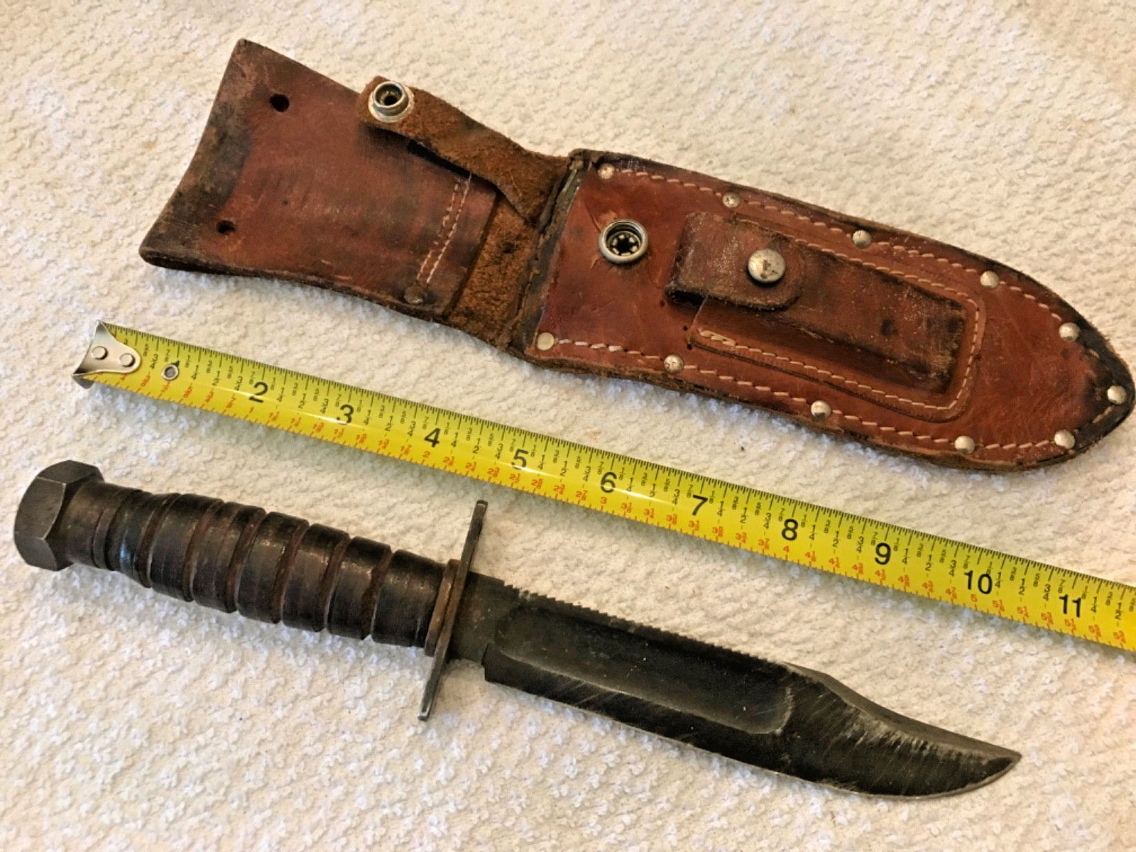 Early pre 1967 Camillus U.S. Jet Pilot Survival Fighting Knife with Sheath