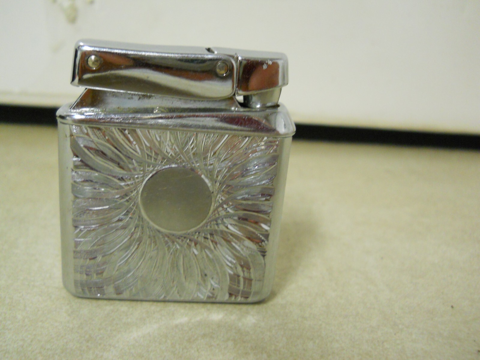 Vtg Kreisler Butane Psychedelic Hippy Spirograph Design Silver Cigarette Lighter