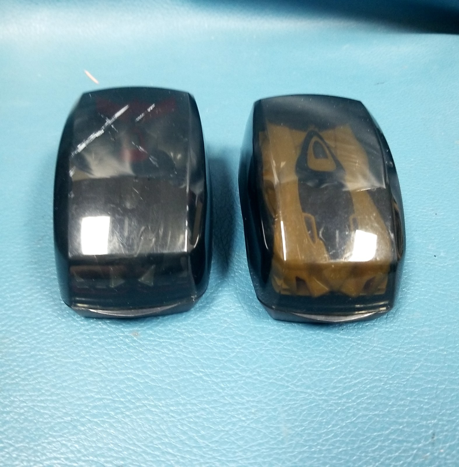 Anki Drive Cars Set of 2 in Charge Cases Kourai + Boson UNTESTED Anki Drive Cars Set of 2 in Charge Cases Kourai + Boson UNTESTED