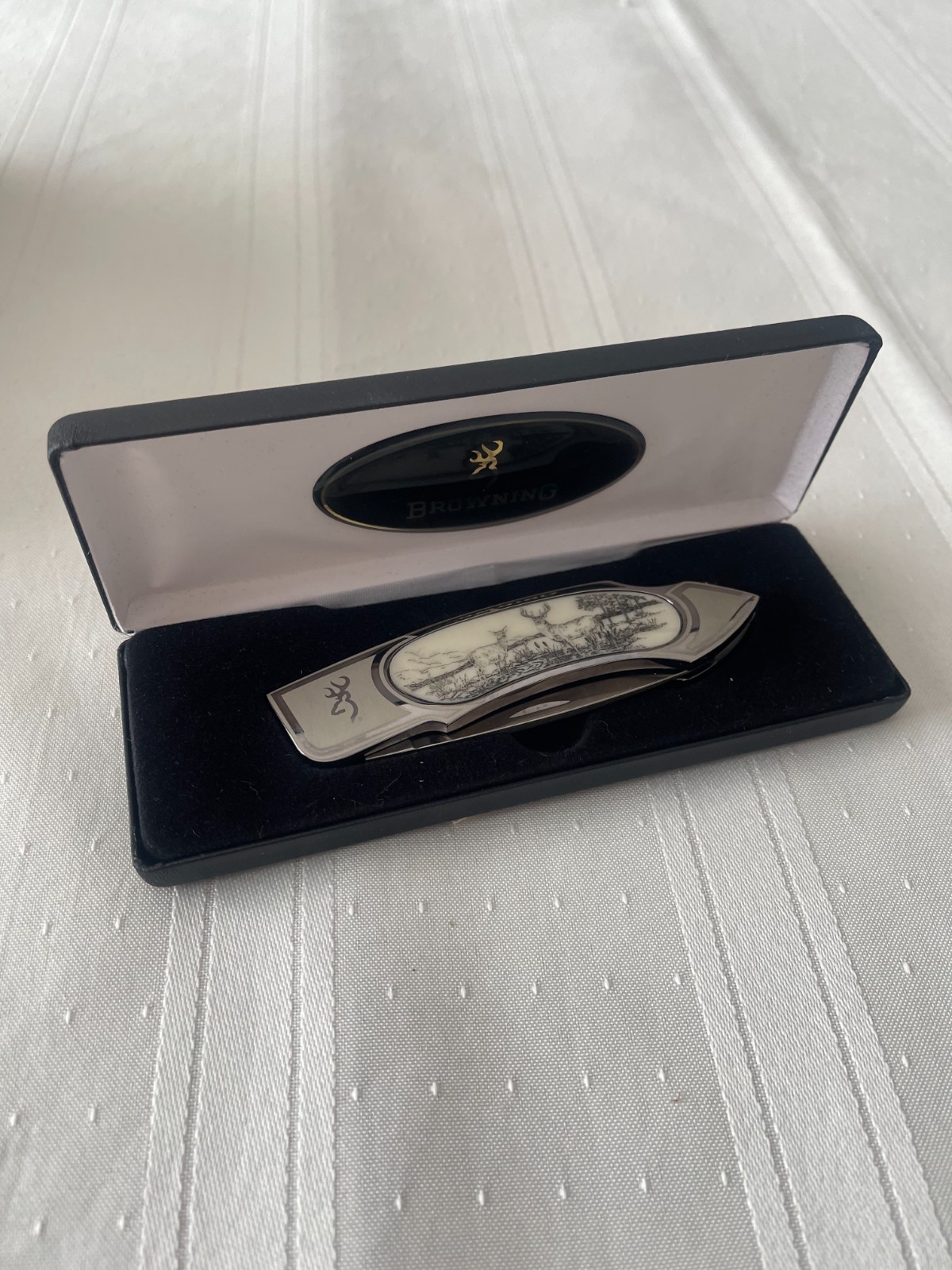 Browning Whitetail Scrimshaw Folding Knife