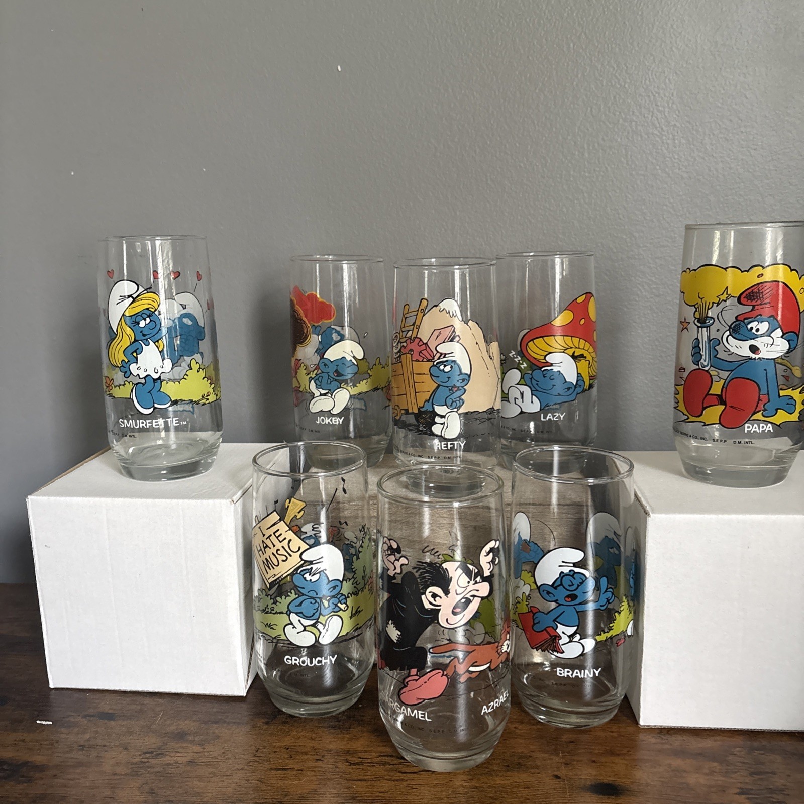 8 Smurf Glasses - Complete 1982 Hardee\'s Promotional Peyo Smurfs Glass Set