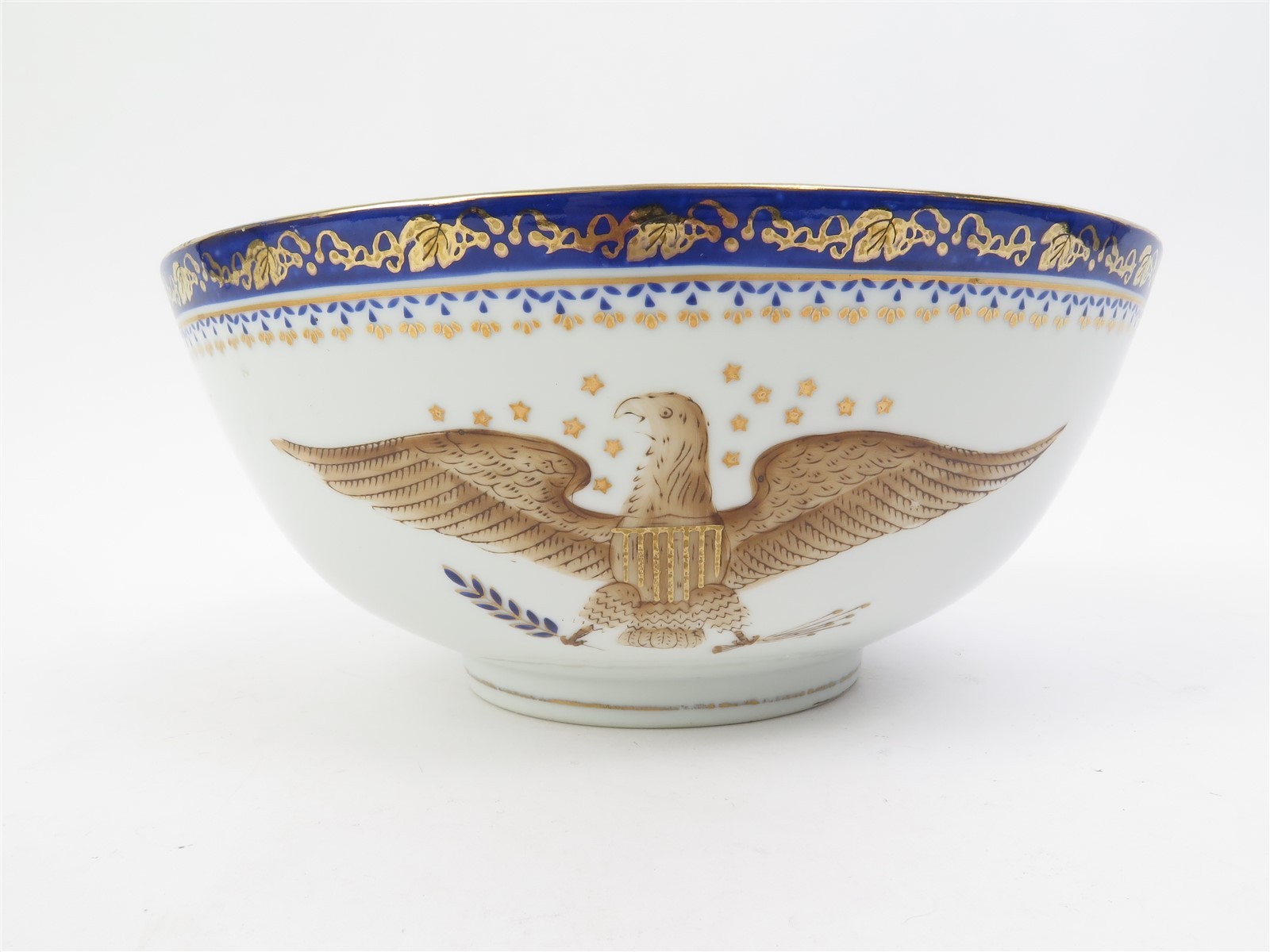 Antique Chinese Export Armorial Eagle Hand Painted Gold Gilt Porcelain Bowl 10\