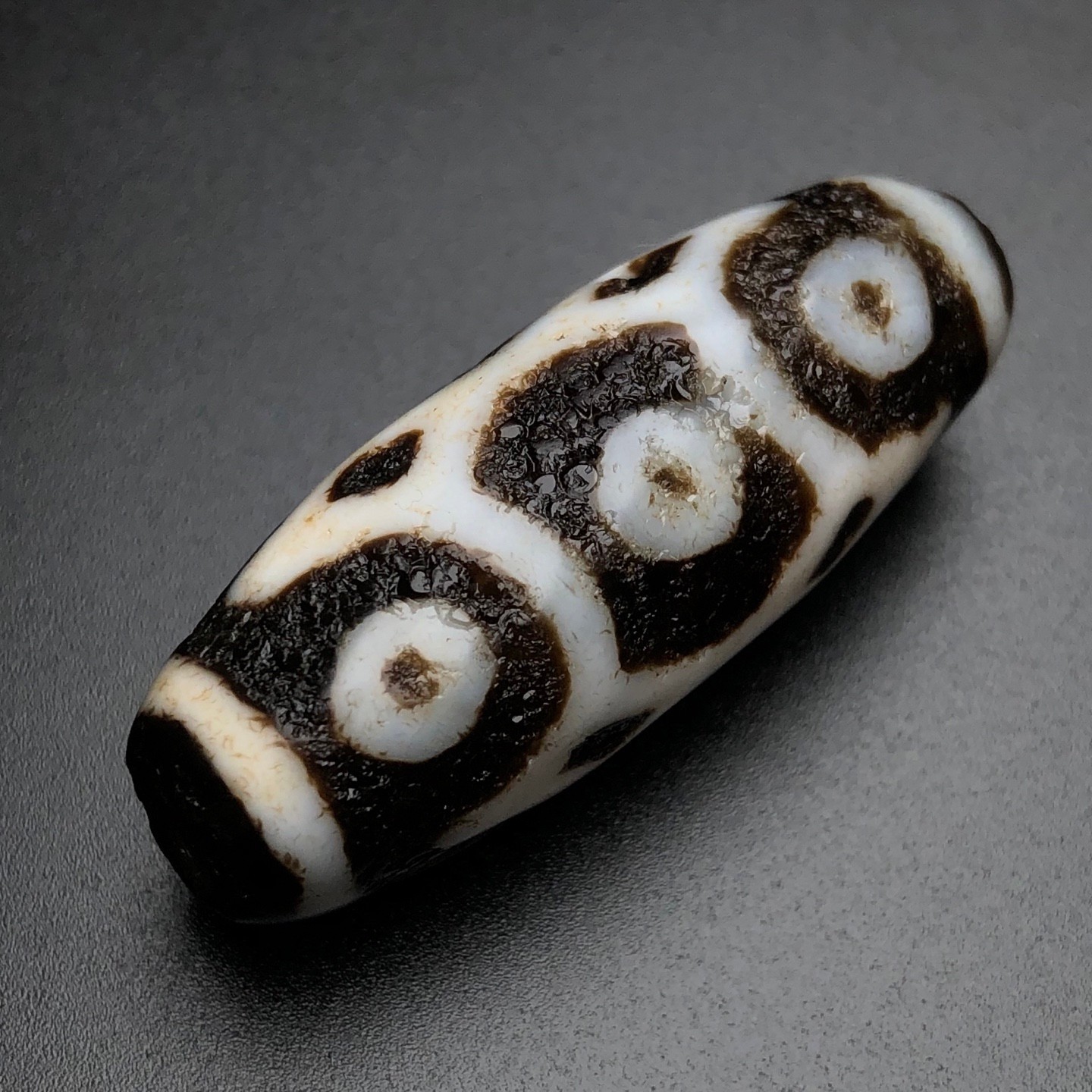 Rare Tibetan Buddhism Agate 9 Eyes Totem Dzi Bead Amulet Necklace Pendant G691