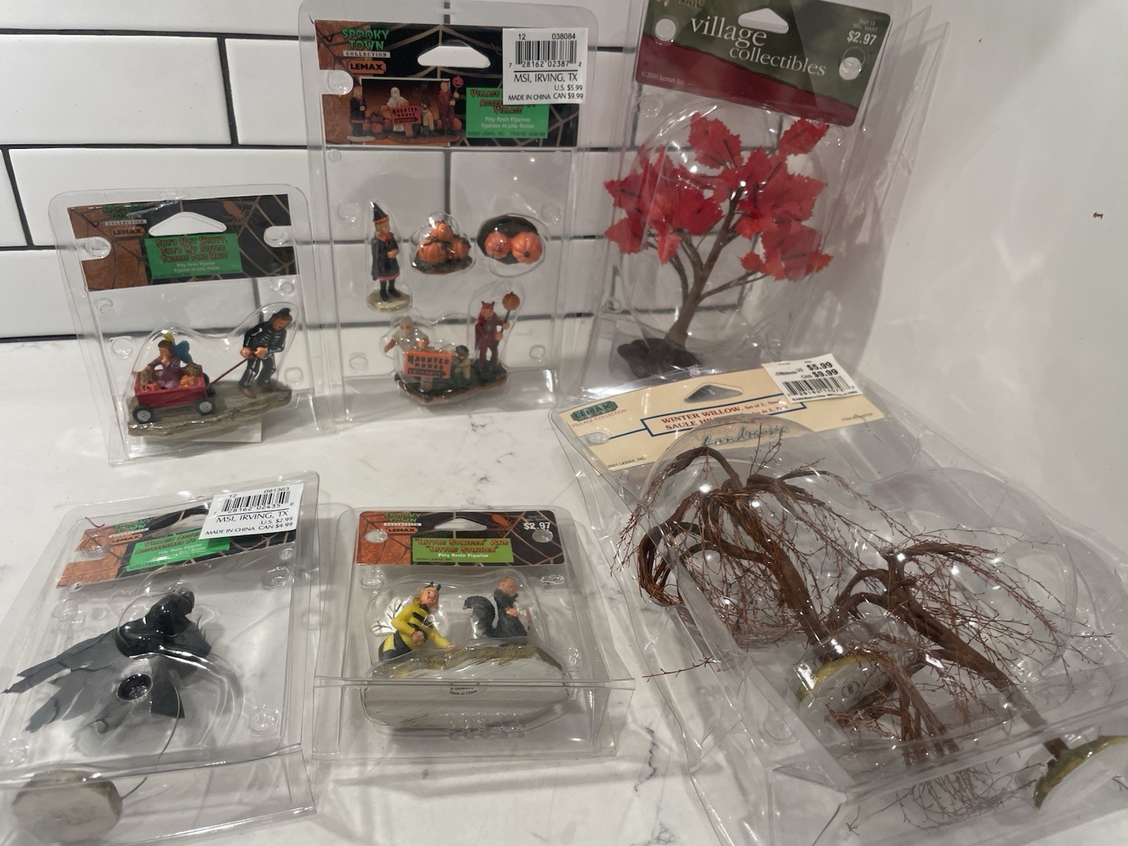 Lot Of 6 Vintage Lemax Spookytown Accessories Trees Figures