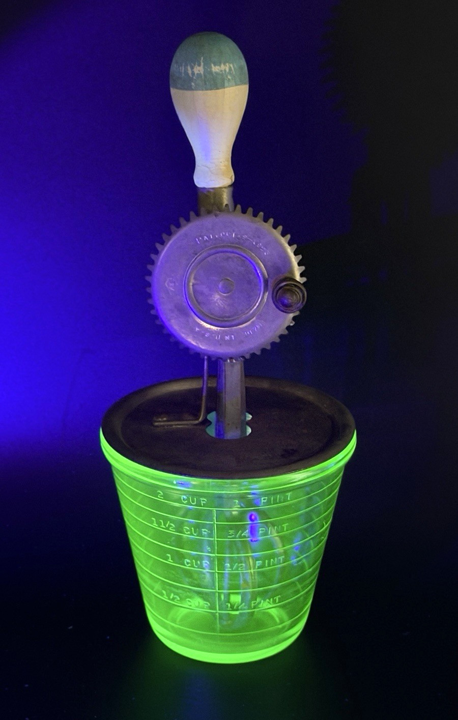 Vintage Hazel Atlas Vaseline Uranium Depression Glass Measuring Cup Egg Beater