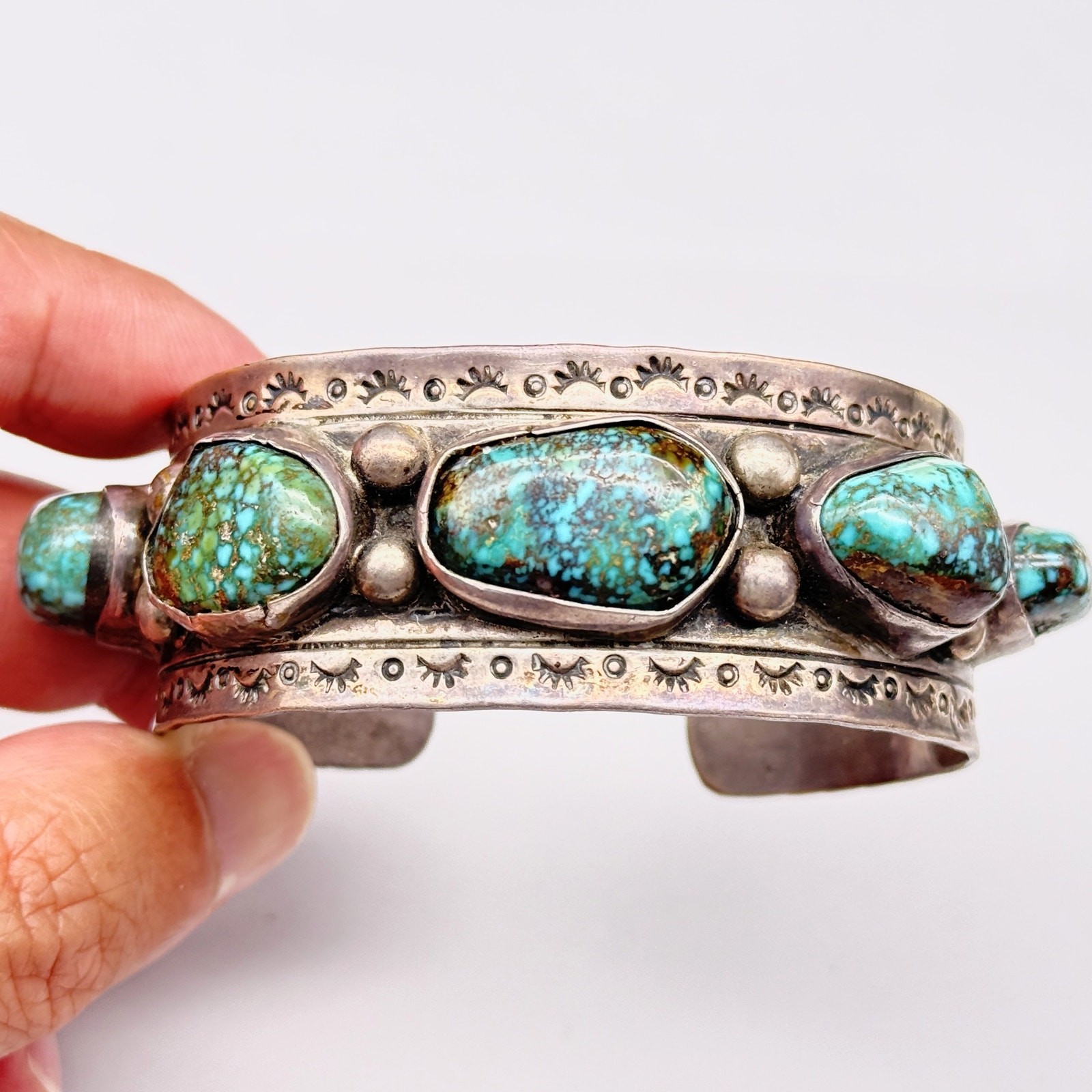 Vintage Southwestern Turquoise 5 Stone Silver Bracelet Cuff 6.75\
