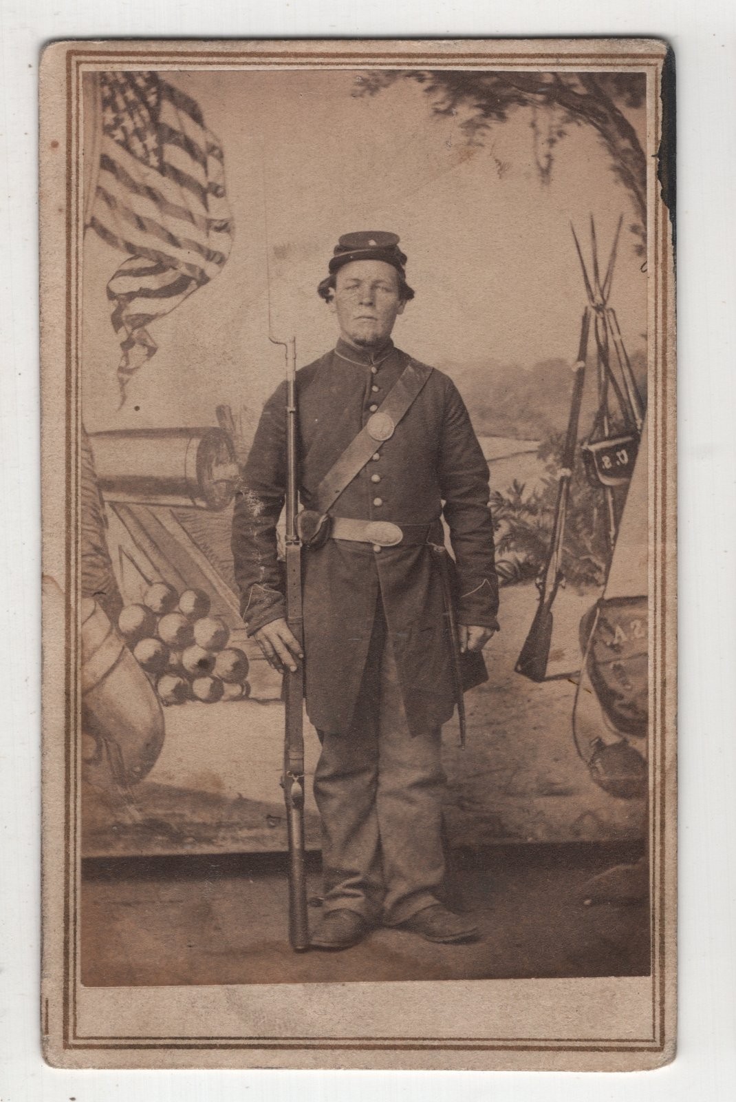 Antique CDV Civil War Union Soldier Rifle Patriotic Flag Cannon St Louis MO.