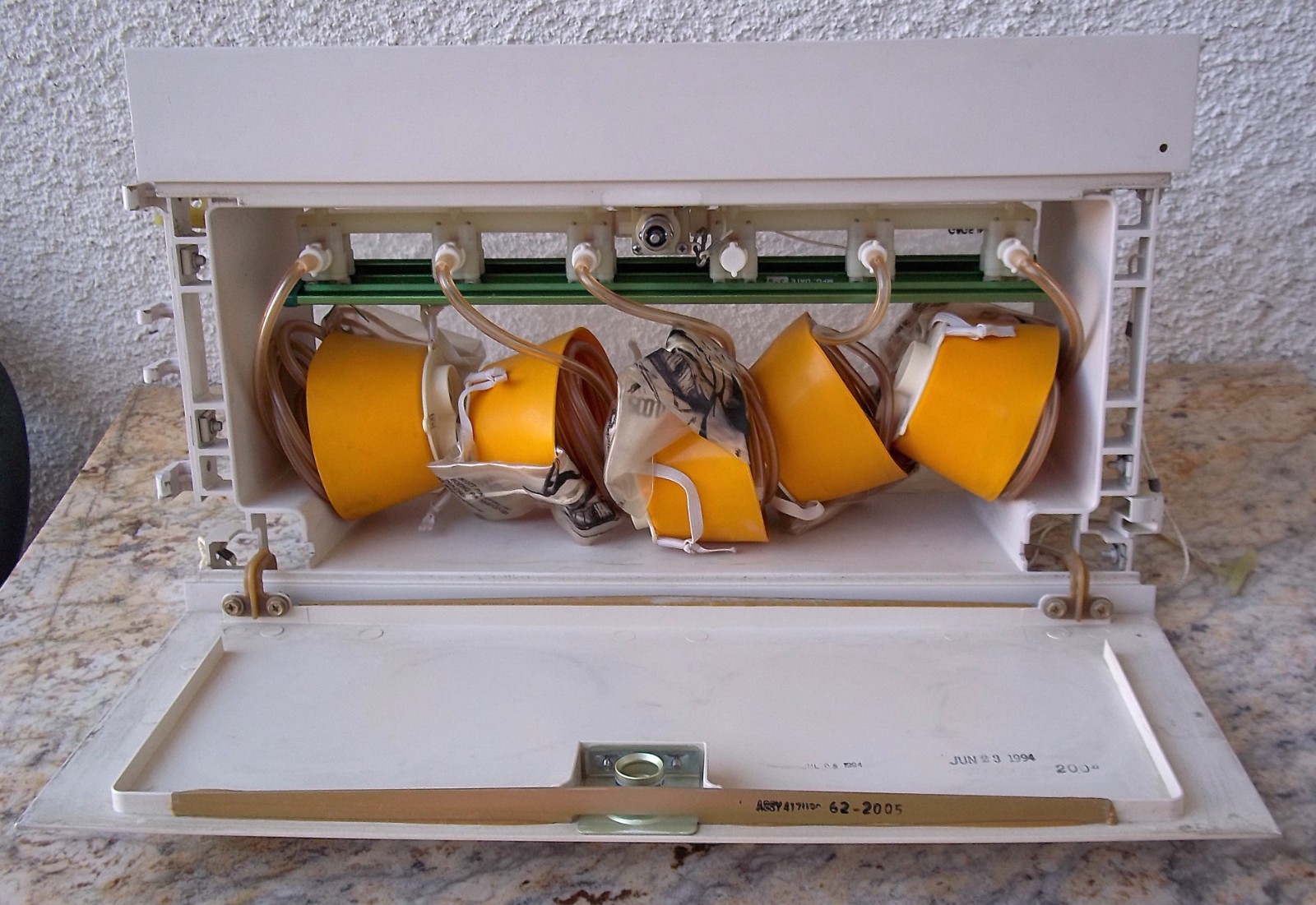Boeing 747 Oxygen Masks Over Head Aircraft Passenger Fixture Assembly Scott Box