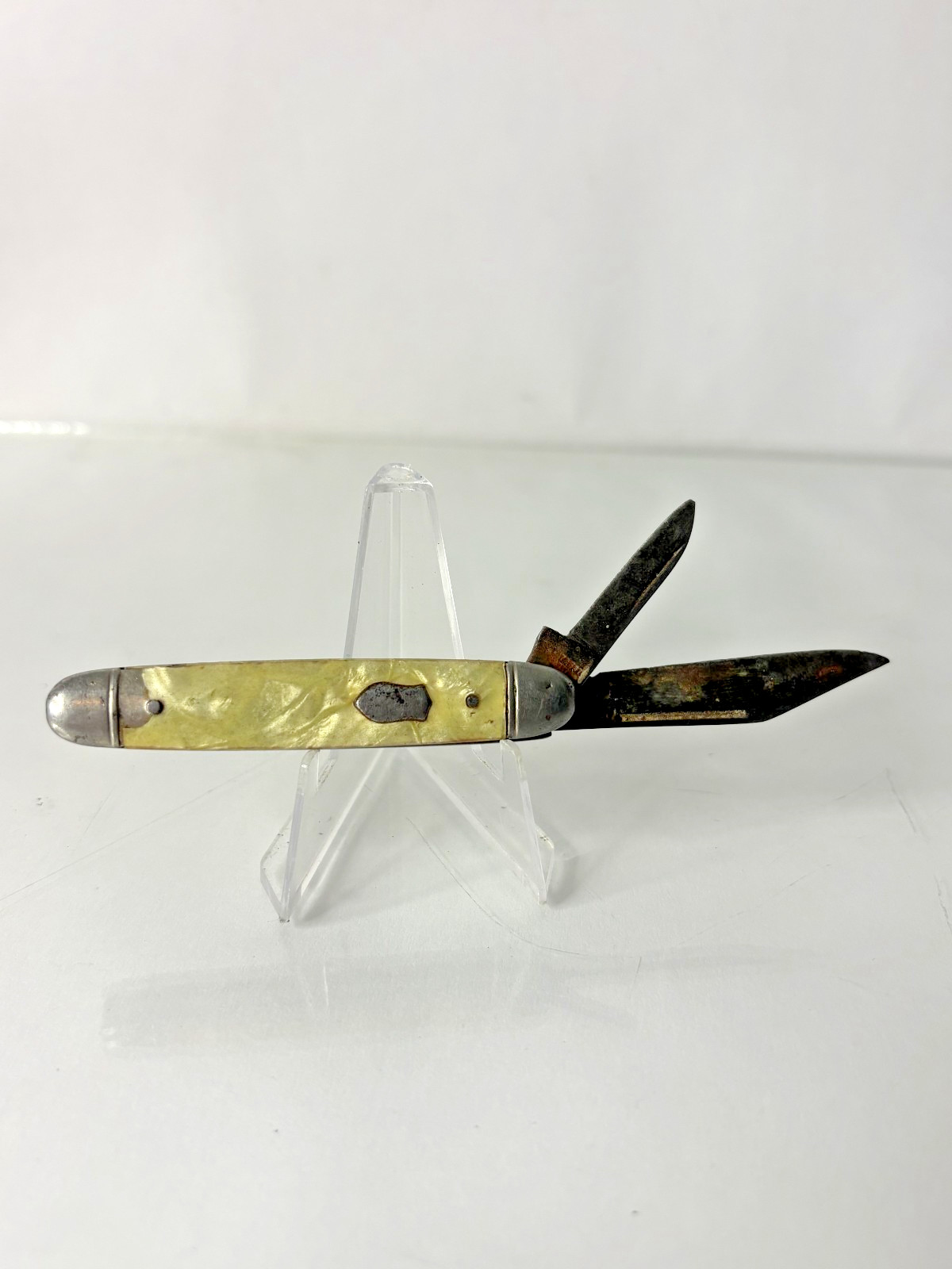 Vintage Pocket knife - hard to read but possibly Imperial - 2 blade