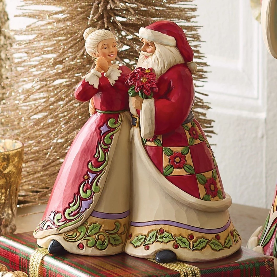 ❦ New JIM SHORE Christmas Figurine MR & MRS CLAUS Poinsettia Santa Holiday Dance