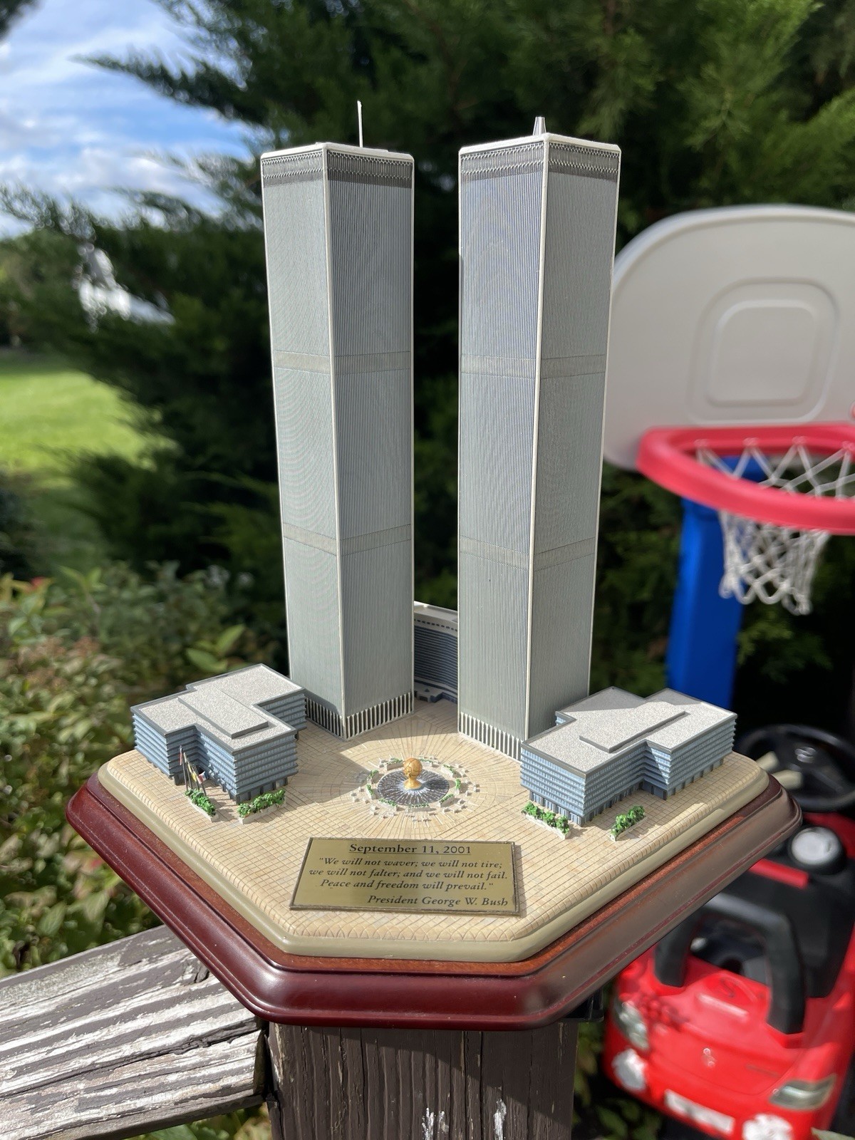 Danbury Mint 9/11 World Trade Center WTC Twin Towers Commemorative Model