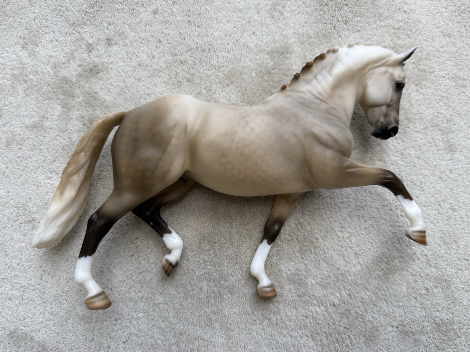 Gorgeous Breyer BreyerFest Horse #711514 Landler Dapple Rose Grey Matte Totilas