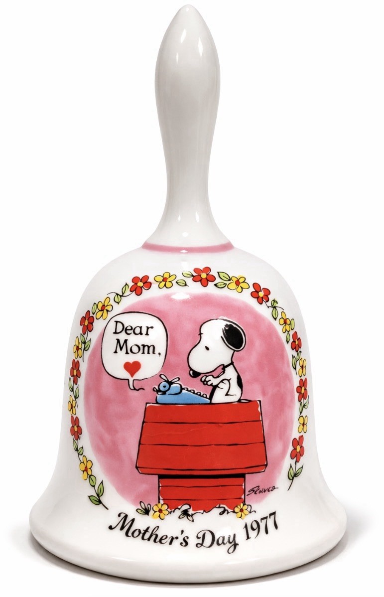 Snoopy Peanuts Schmid 1977 Mother's Day Bell Vintage Collectible