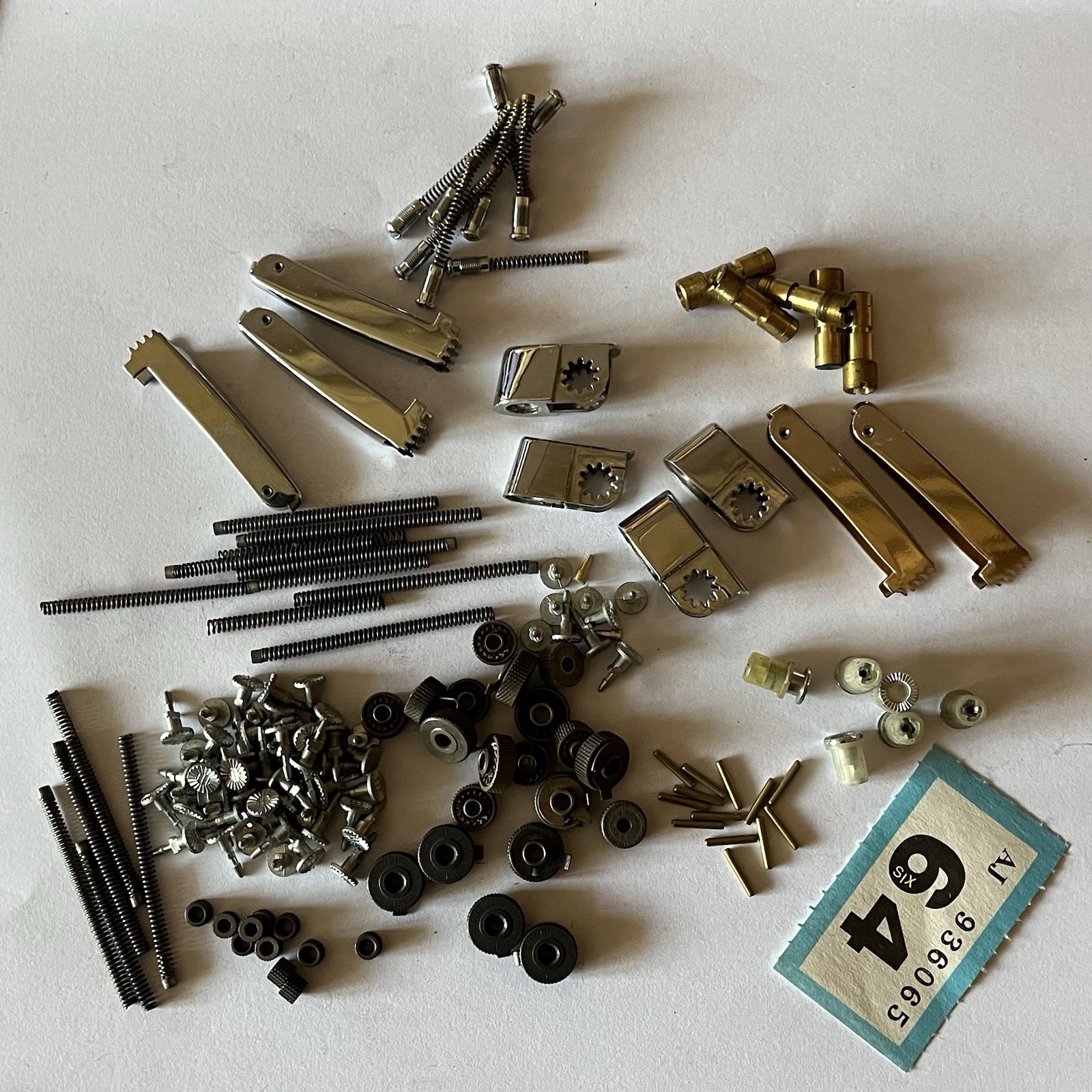 Large Job lot 100+ Vintage Ronson & Assorted Lighter Spare Parts  Lot 64