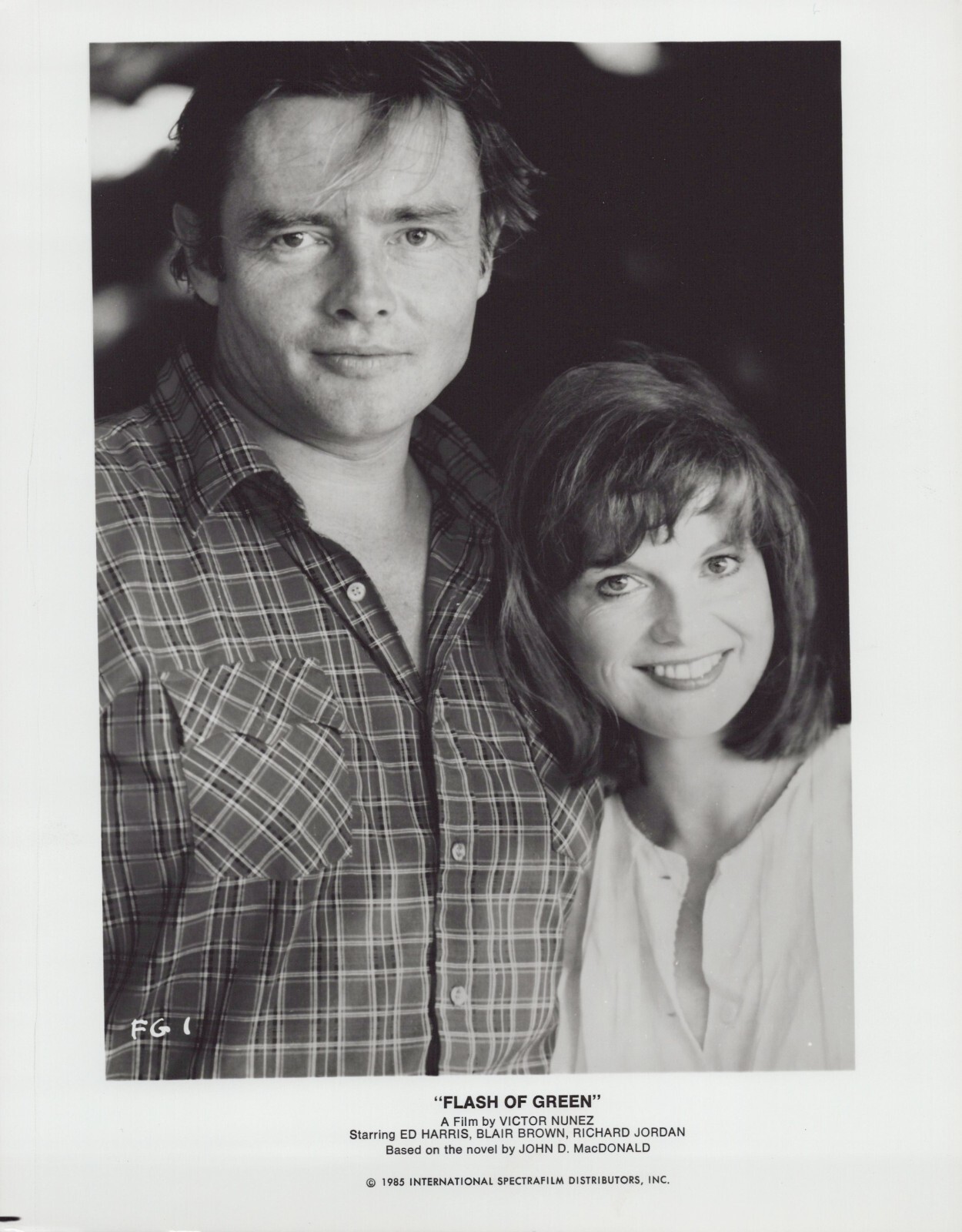 Blair Brown + Richard Jordan in A Flash of Green (1984) ❤ Hollywood Photo M 321