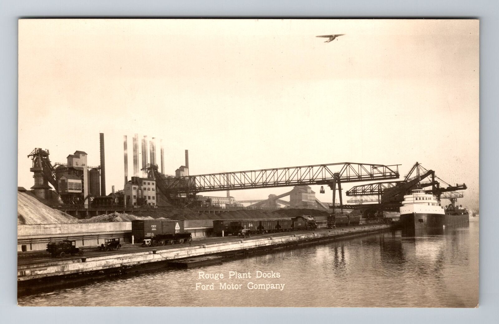 Dearborn, MI-Michigan, RPPC: Rouge Plant Docks -Ford Motor, Vintage Postcard