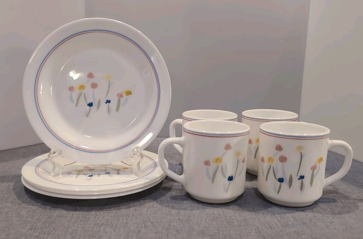 VTG Arcopal France Milk Glass Coffee Tea Cups, Plates Floral Tulips Cottage core