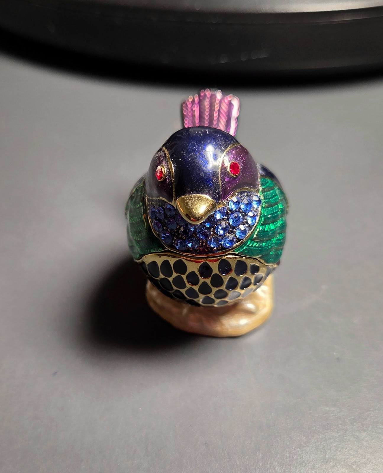 Bird figurine