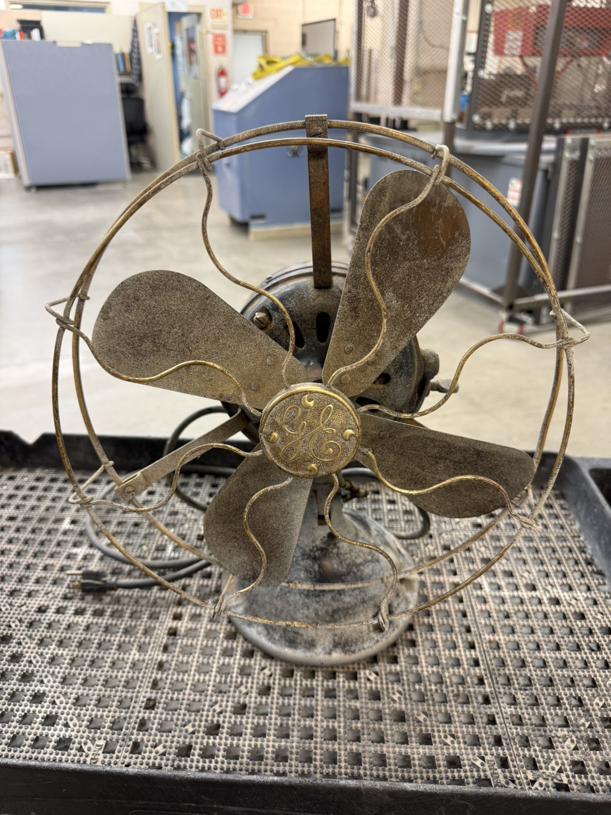 Antique Electric 1901 12” GE  Desk Fan Brass Cage Blade