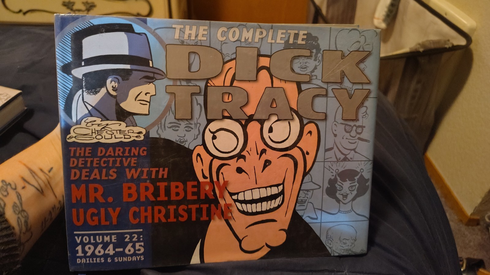 The Complete Chester Gould\'s Dick Tracy #22 (IDW Publishing) The Complete Chester Gould\'s Dick Tracy #22 (IDW Publishing)