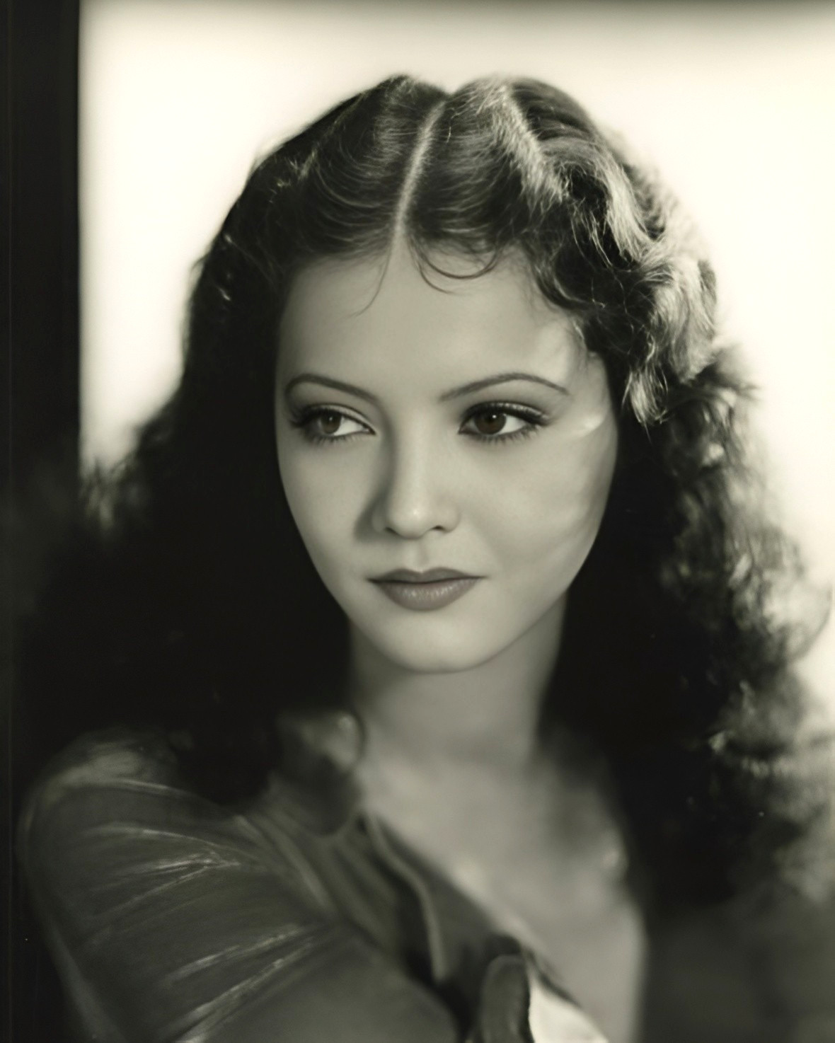 Dramatic SYLVIA SIDNEY - Actor 1930s Movie Image - 8 x 10 inch Reprint