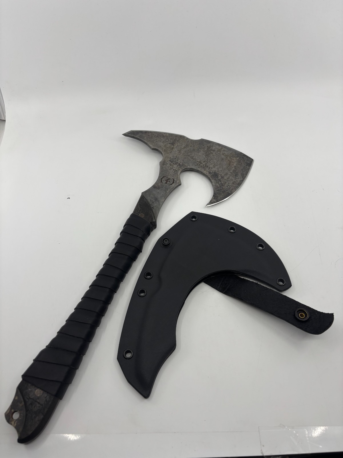 Zombie Tools Traumahawk Tomahawk With Plastic Sheath