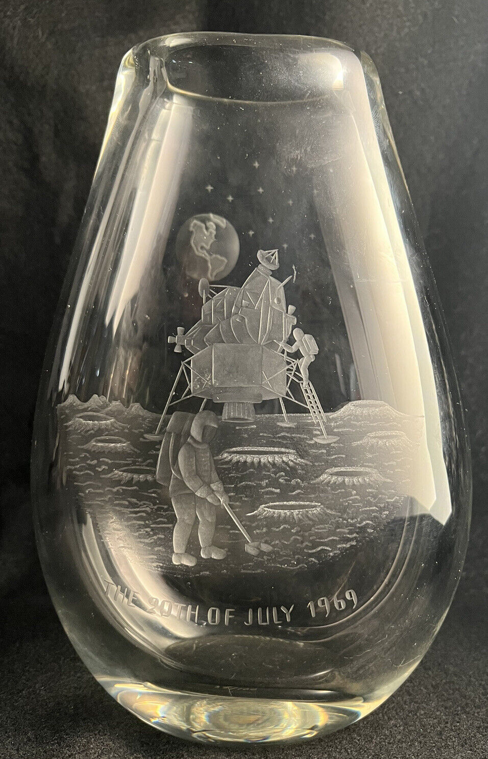 Apollo 11 Moon Landing Rare Commemorative Glass Vase Harald Axelsson 10” 1969-70
