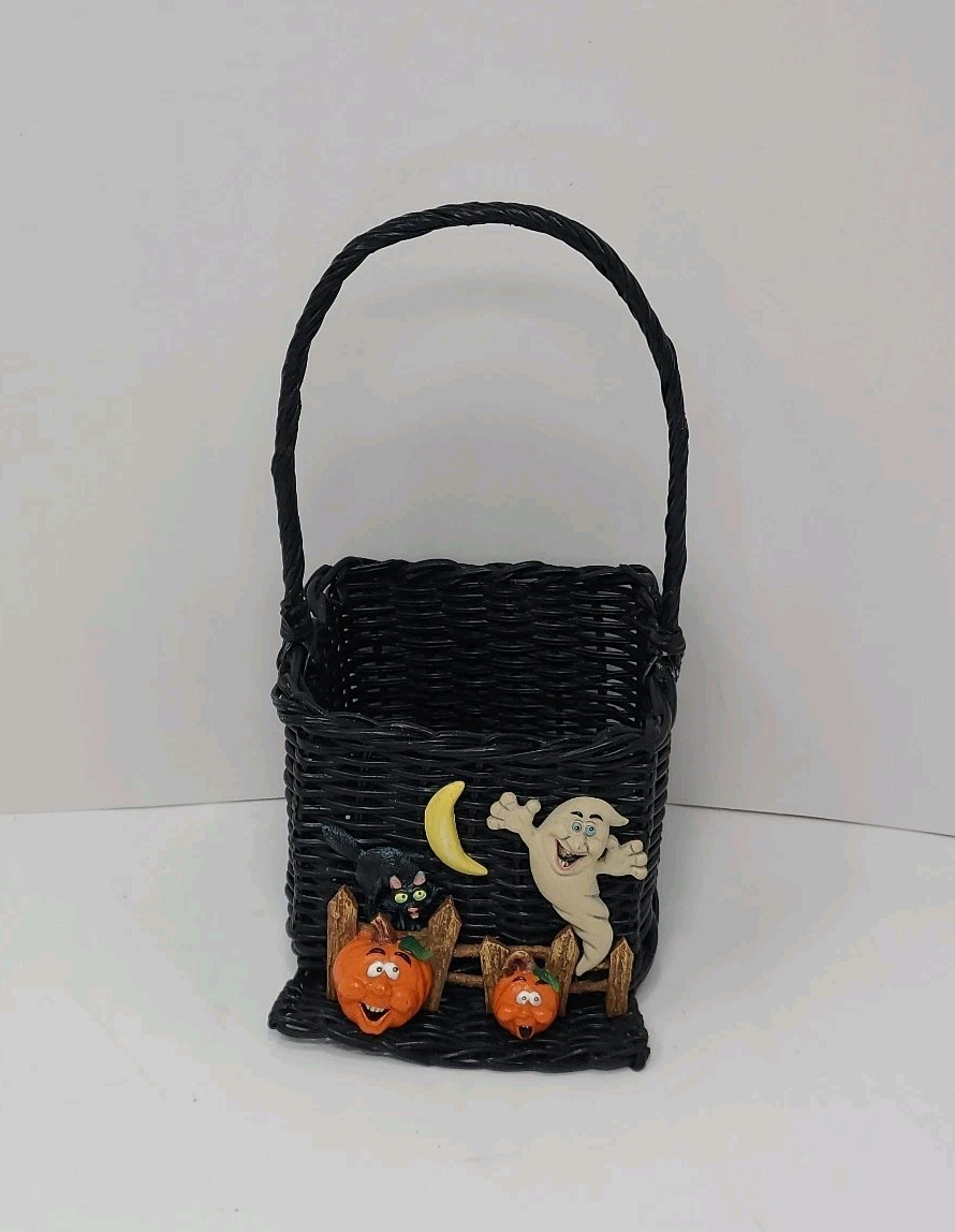 Vtg FTD Halloween Basket Black Wicker Jack O\'Lanterns Pumpkins Ghost Black Cat Vtg FTD Halloween Basket Black Wicker Jack O\'Lanterns Pumpkins Ghost Black Cat
